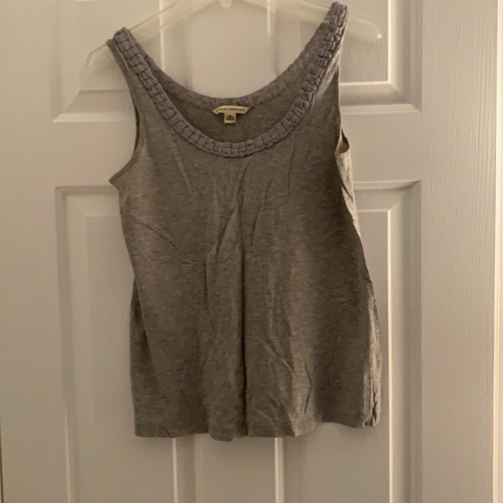 Grey tank top